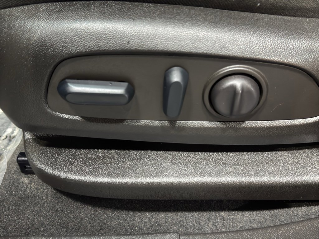 Used 2023 Chevrolet Blazer LT w/ Driver Confidence Package image 17