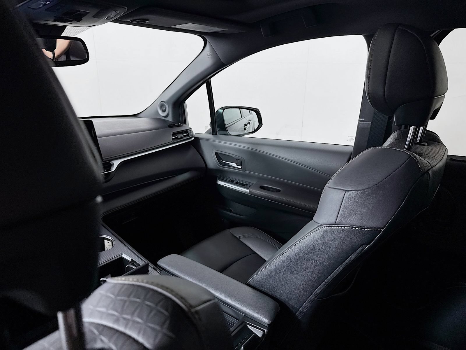 Certified 2022 Toyota Sienna XLE Woodland Edition AWD/4WD image 23