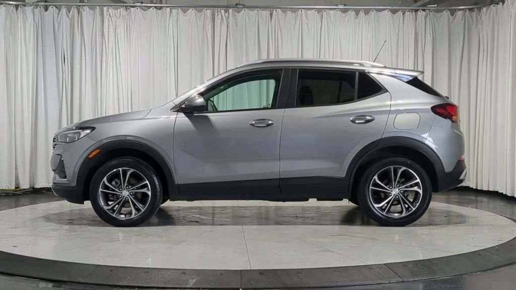 Used 2023 Buick Encore GX Select w/ Safety Package II AWD/4WD image 6