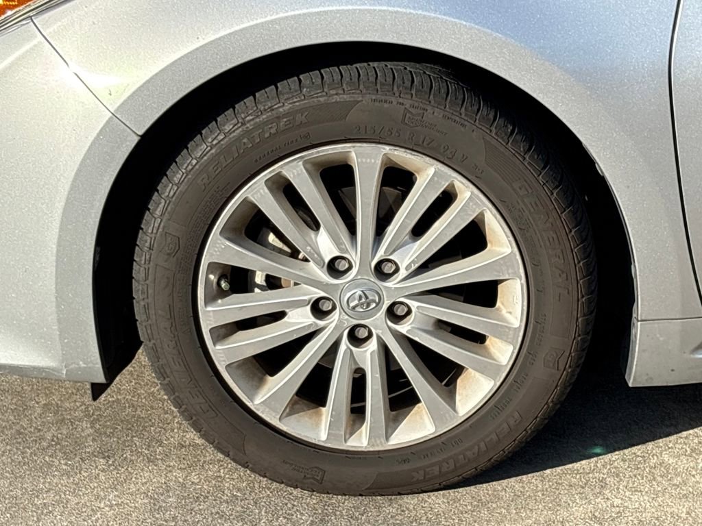 Used 2015 Toyota Avalon XLE Touring image 12