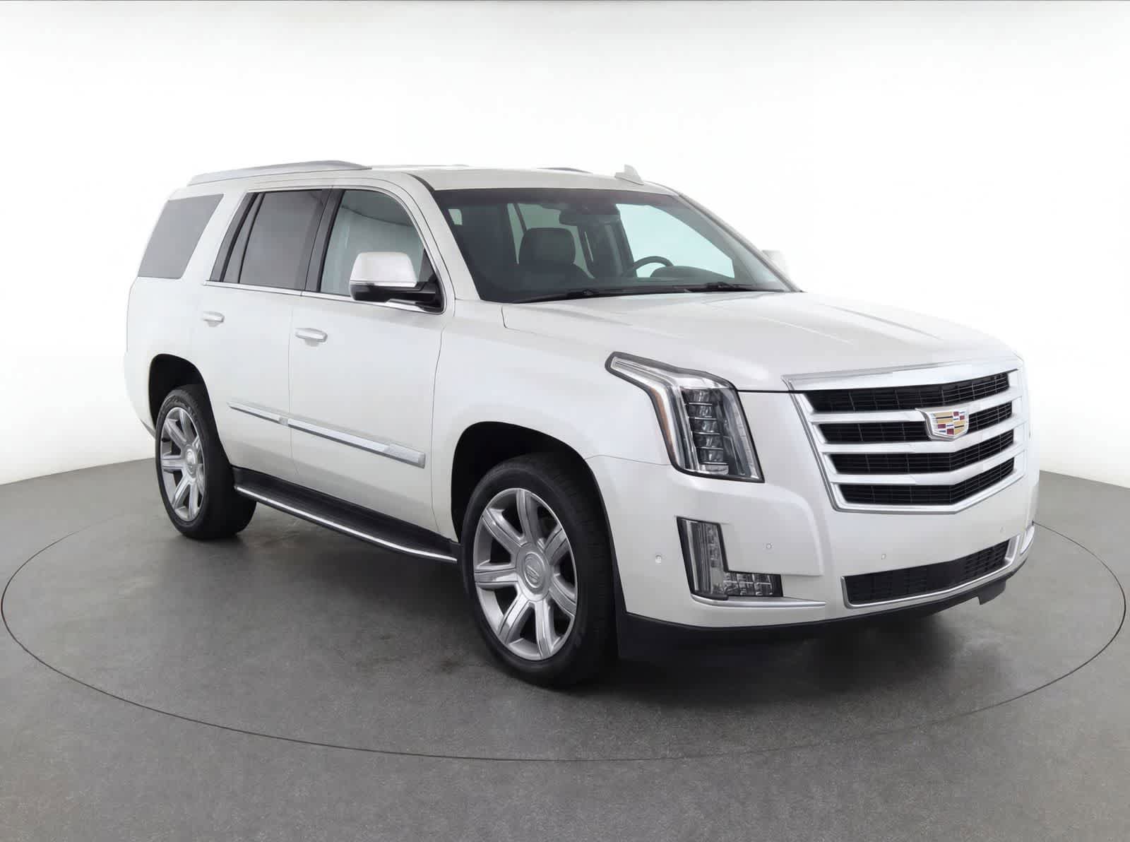 Used 2017 Cadillac Escalade Premium Luxury AWD/4WD image 2