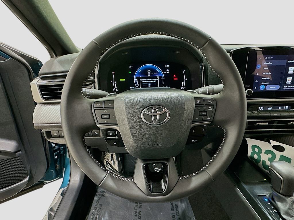 Used 2025 Toyota Camry SE w/ Convenience Package image 11