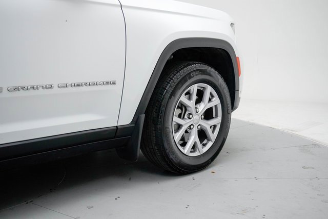 Used 2022 Jeep Grand Cherokee Limited w/ Luxury Tech Group II image 12