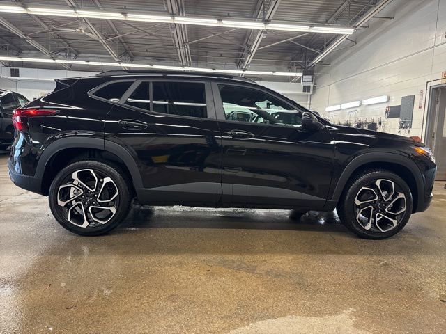 New 2026 Chevrolet Trax RS w/ Sunroof Package image 7