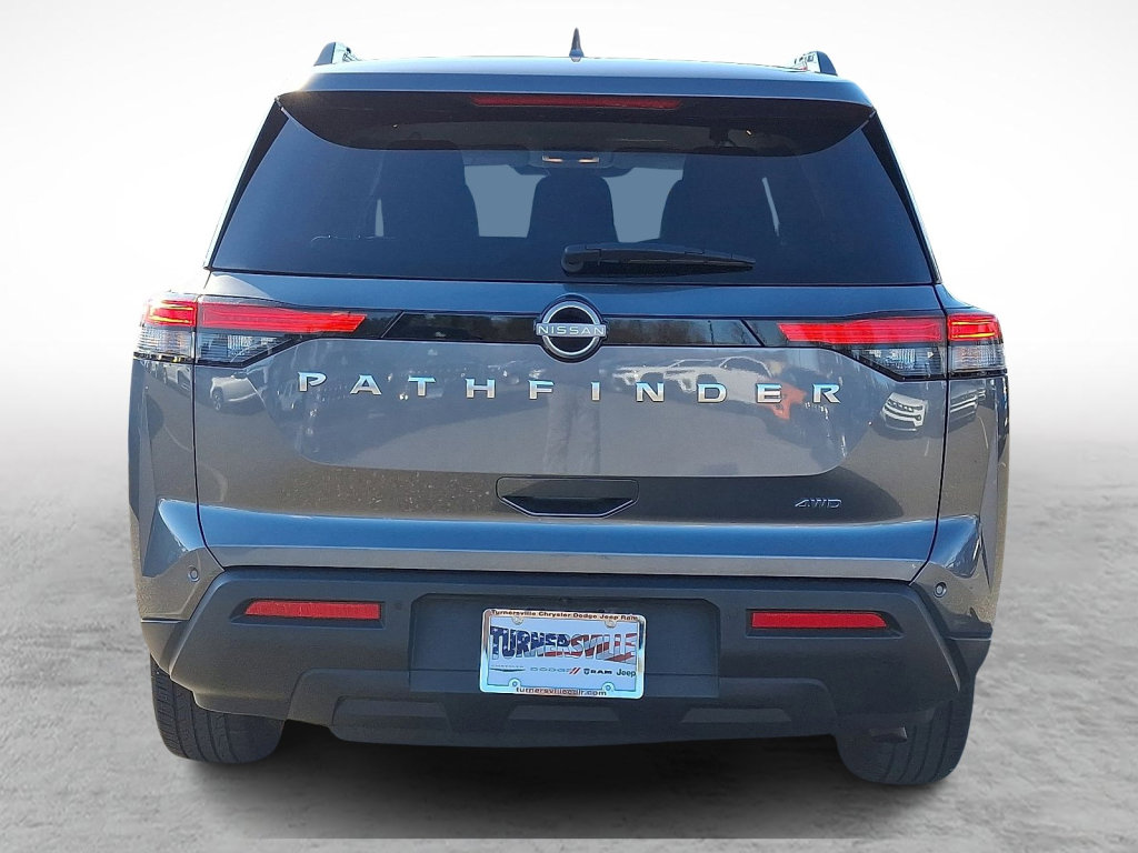 Used 2025 Nissan Pathfinder SV image 4