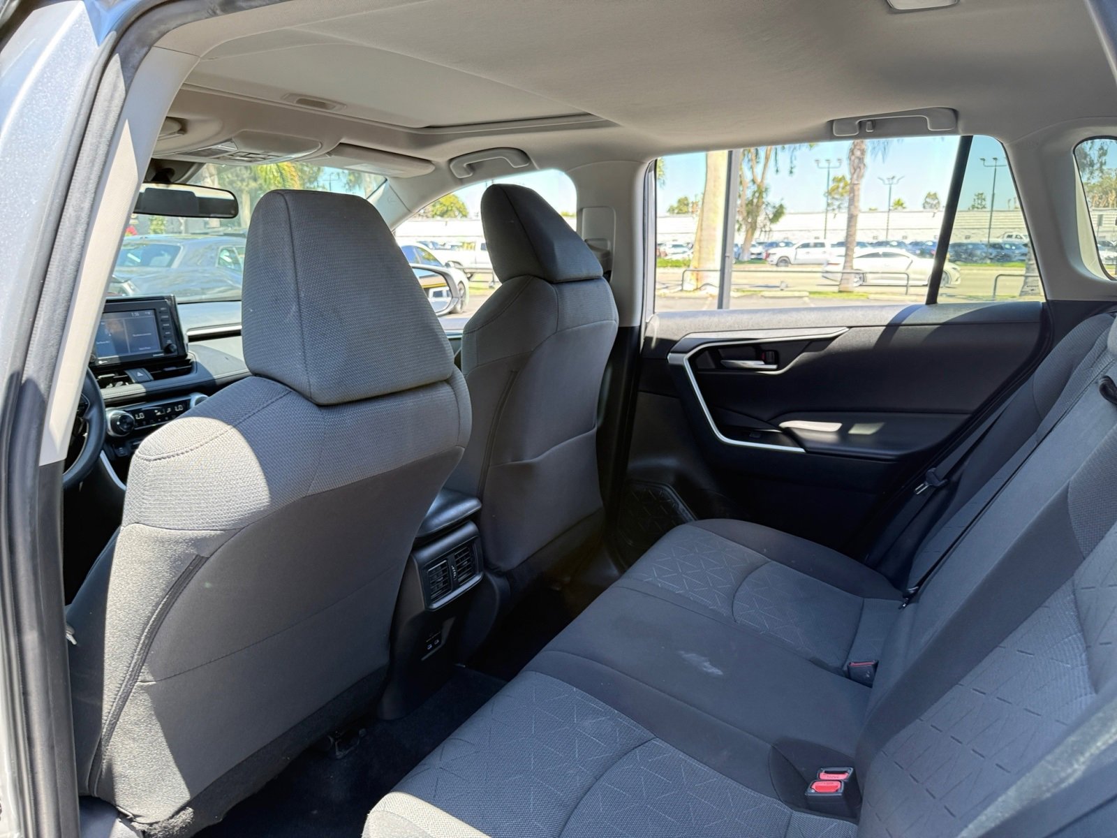 Used 2022 Toyota RAV4 XLE image 17