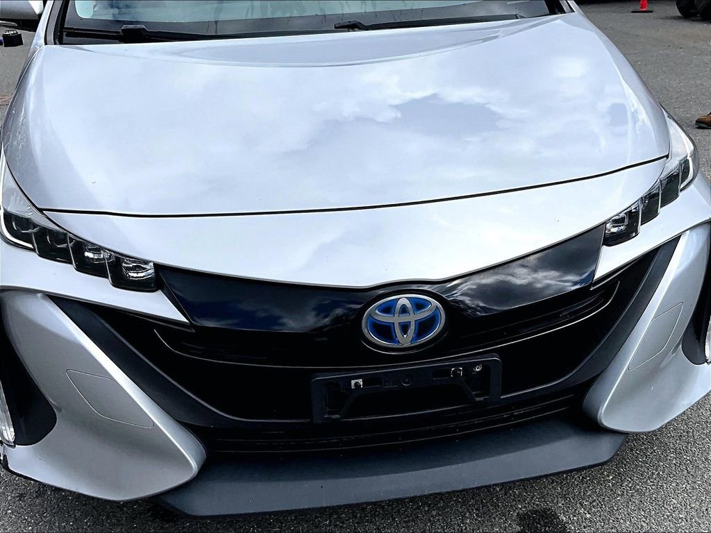 Used 2017 Toyota Prius Prime Plus w/ Carpet Mat Package image 16