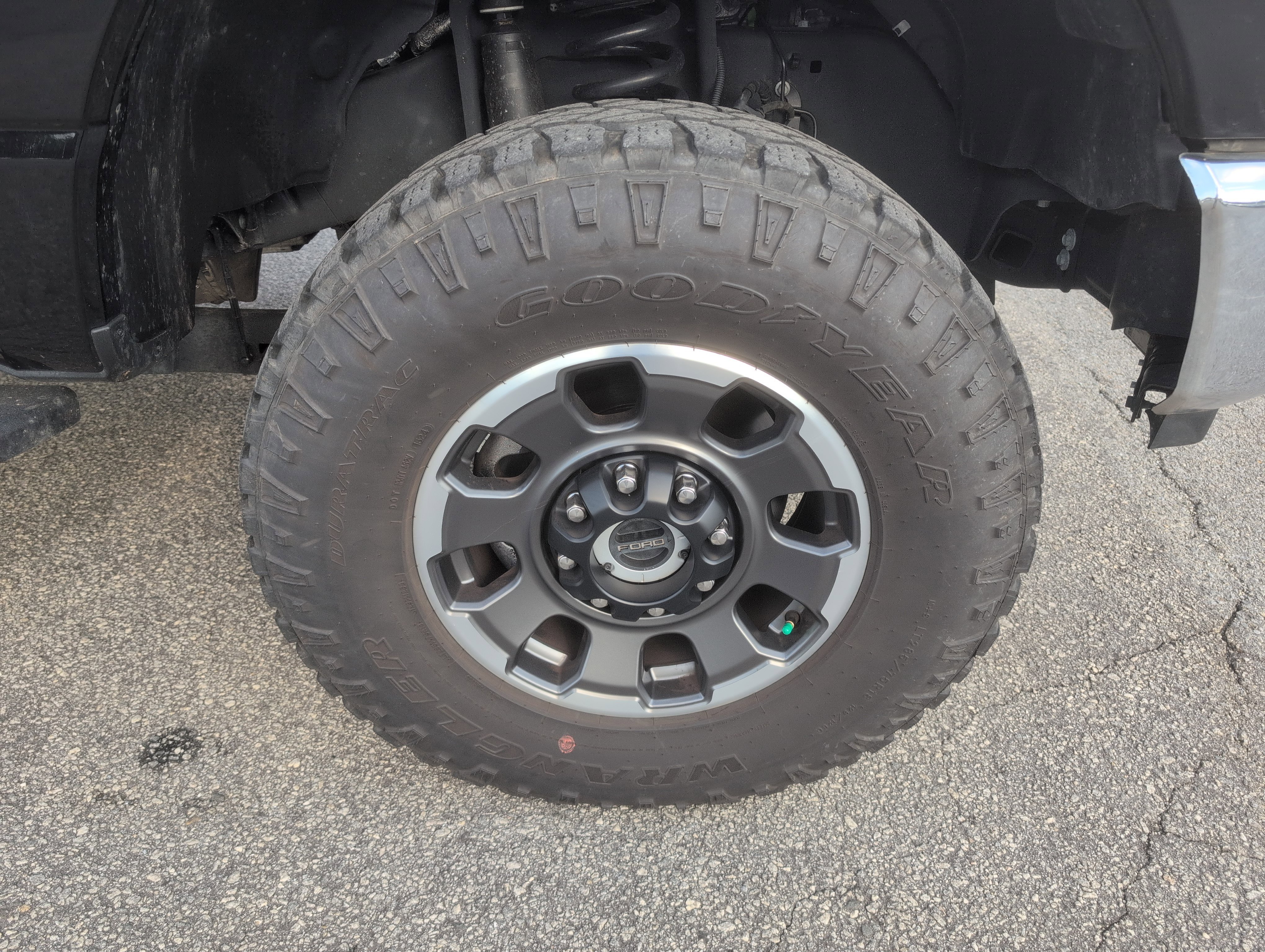 Used 2024 Ford F250 Lariat w/ Tremor Off-Road Package image 11