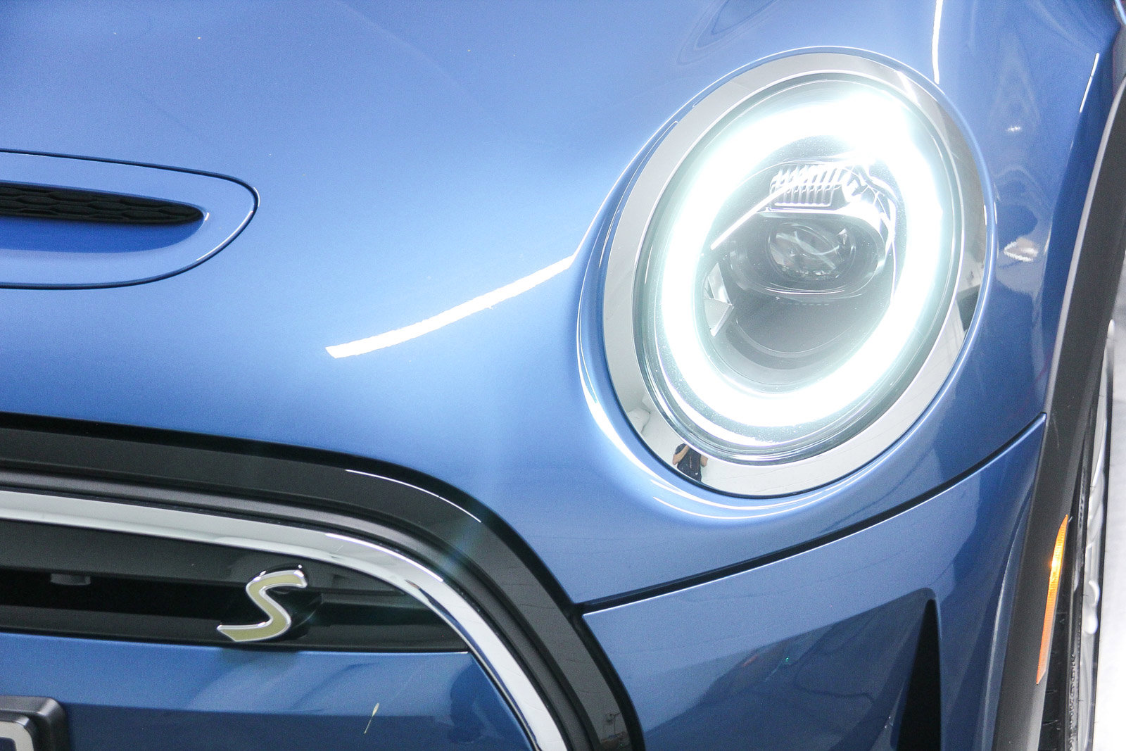 Certified 2024 MINI Cooper SE FWD image 10