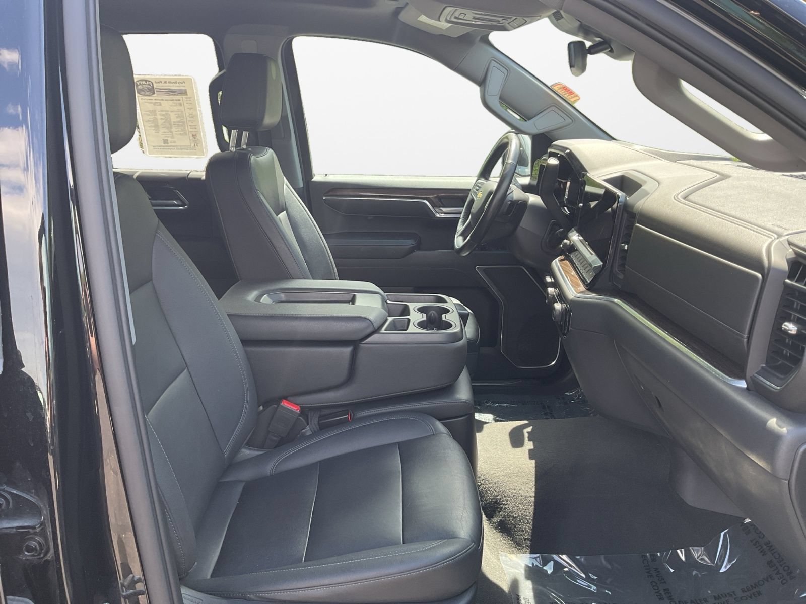Used 2022 Chevrolet Silverado 1500 LT w/ Z71 Off-Road Package AWD/4WD image 15
