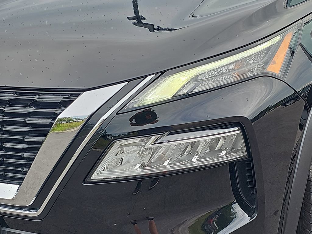 Used 2022 Nissan Rogue SV w/ SV Premium Package FWD image 35