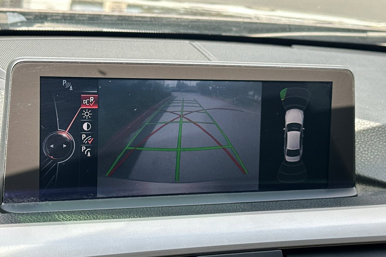 Used 2014 BMW 320i Sedan image 24