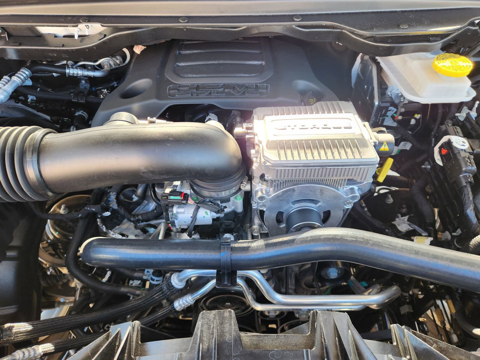 New 2026 RAM 1500 4x4 Crew Cab image 23