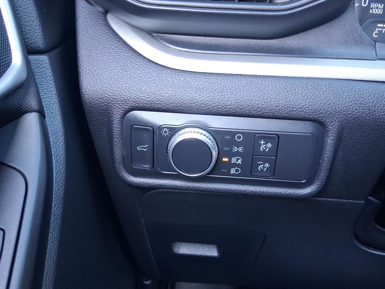 Used 2020 Ford Explorer XLT w/ Class III Trailer Tow Package AWD/4WD image 23