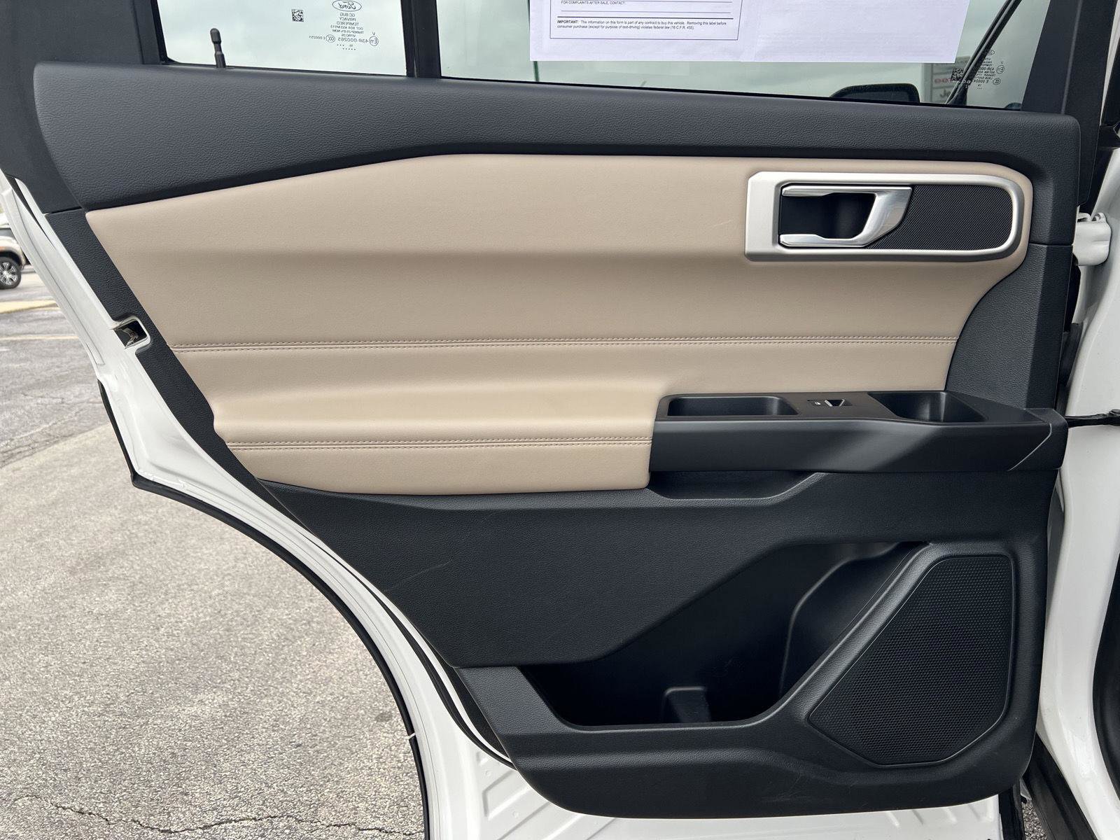 Used 2020 Ford Explorer XLT w/ Equipment Group 202A AWD/4WD image 18