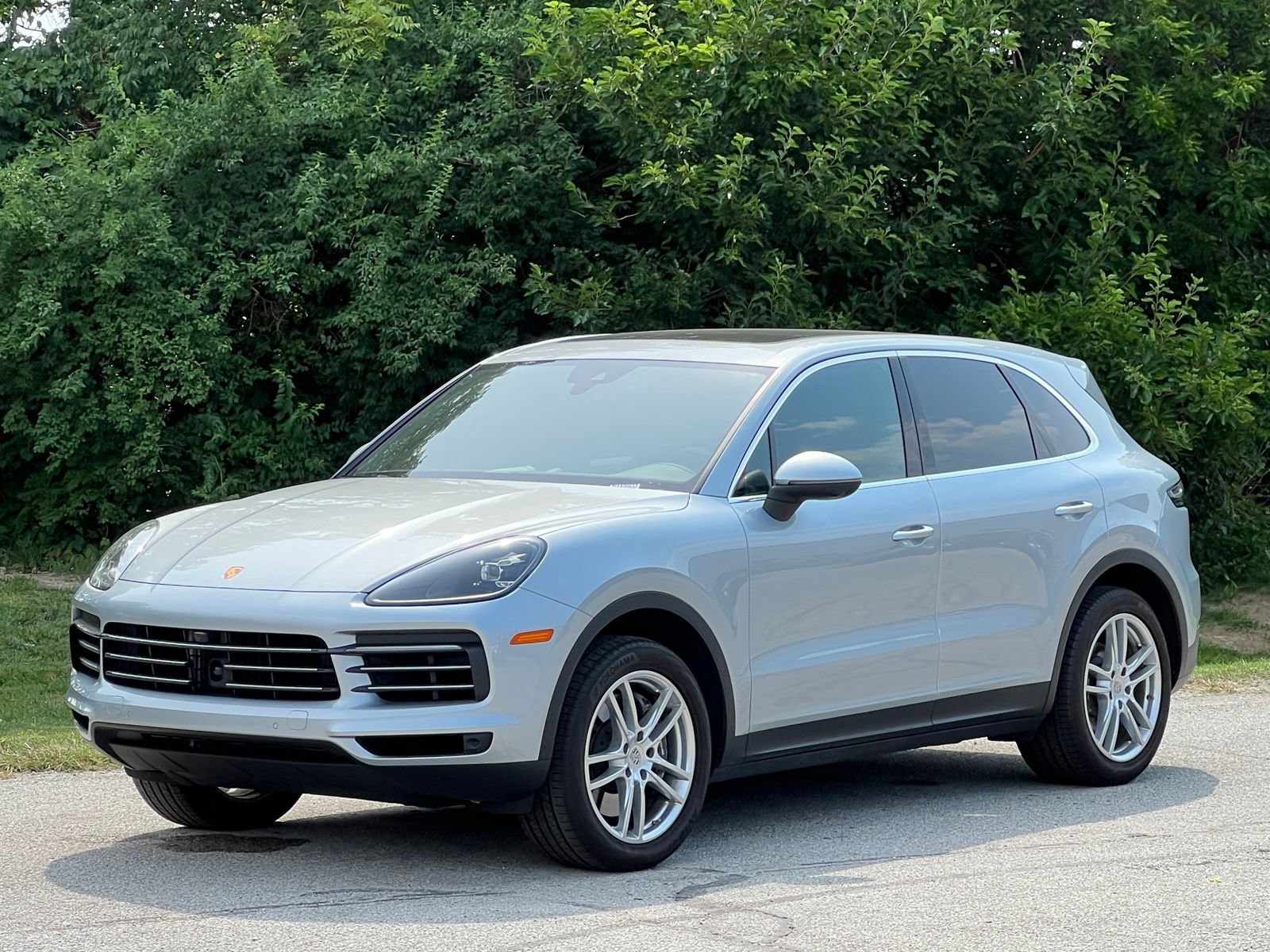 Certified 2023 Porsche Cayenne AWD/4WD image 1