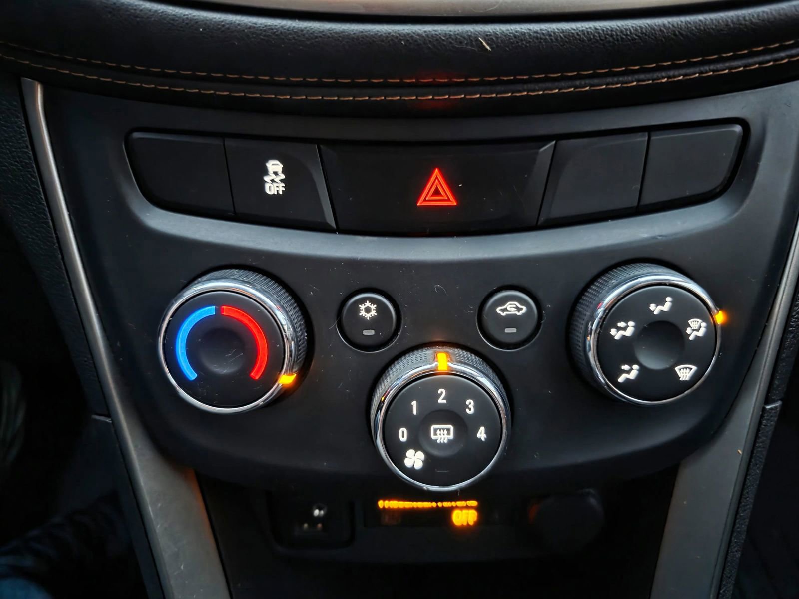 Used 2017 Chevrolet Trax LT w/ LT Convenience Package image 15