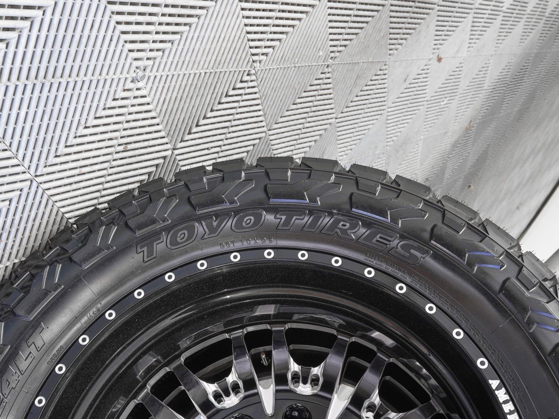 Used 2025 GMC Sierra 3500 Denali Ultimate AWD/4WD image 37