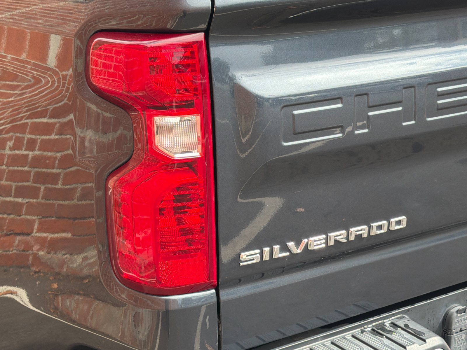 Used 2022 Chevrolet Silverado 1500 LT RWD image 34