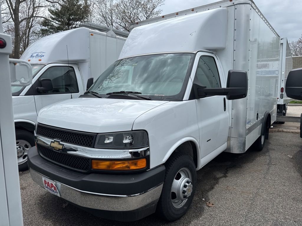 New 2024 Chevrolet Express 3500 w/ Power Convenience Package RWD image 8