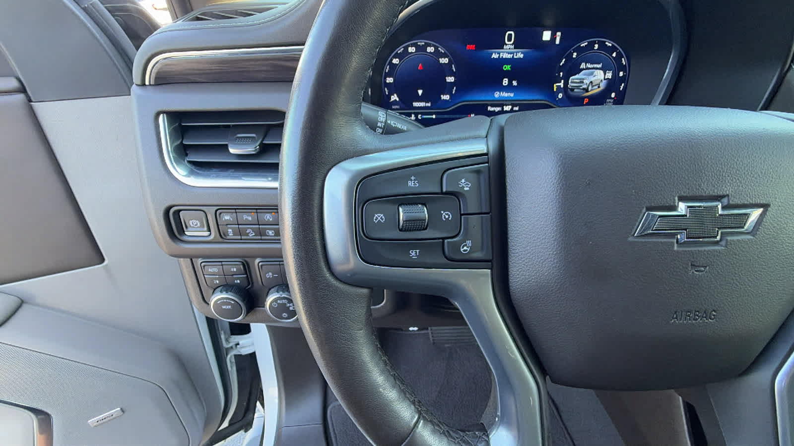 Used 2022 Chevrolet Tahoe Z71 w/ Luxury Package AWD/4WD image 19
