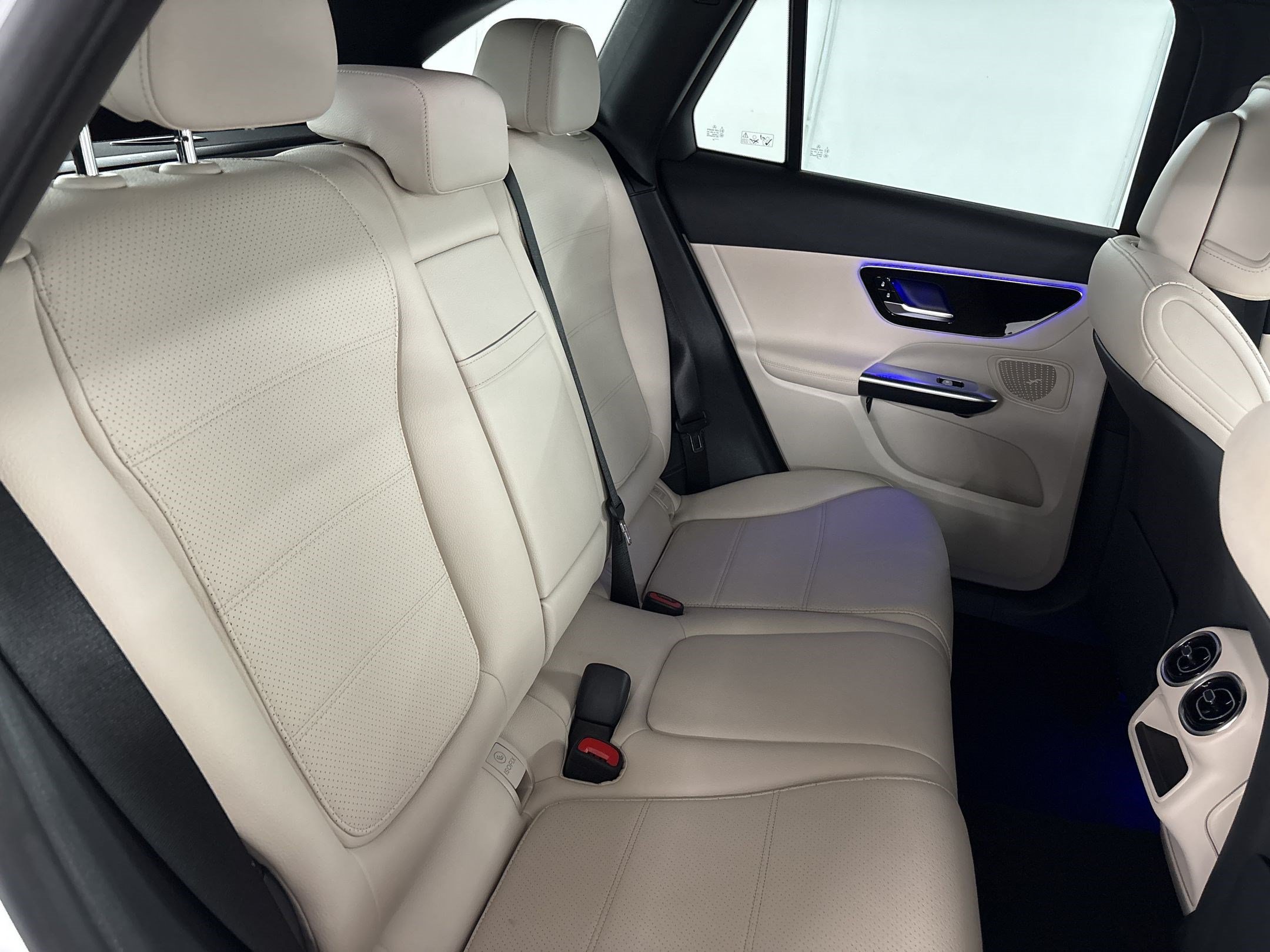 Certified 2025 Mercedes-Benz GLC 350e 4MATIC image 31