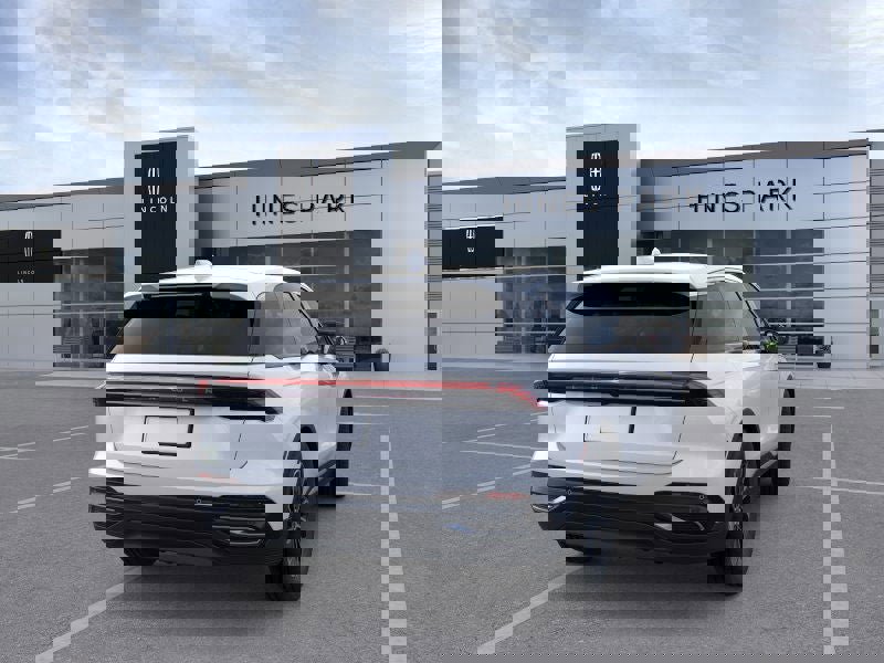 New 2025 Lincoln Nautilus Premier image 8