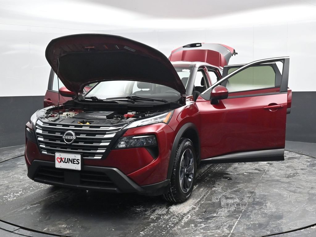 Used 2024 Nissan Rogue SV image 55