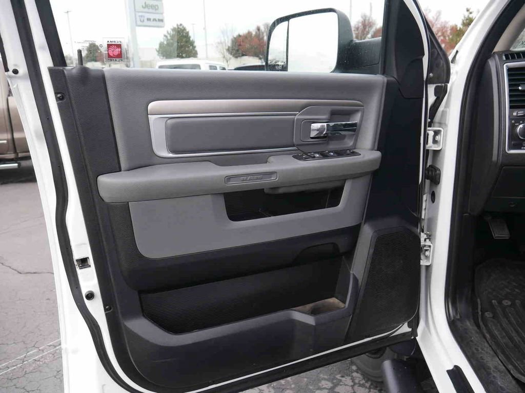 Used 2014 RAM 5500 SLT w/ Quick Order Package 29G SLT image 33