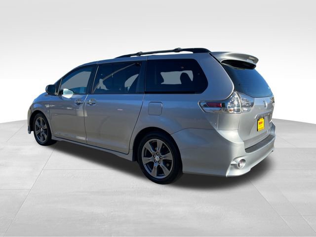 Used 2017 Toyota Sienna SE image 6