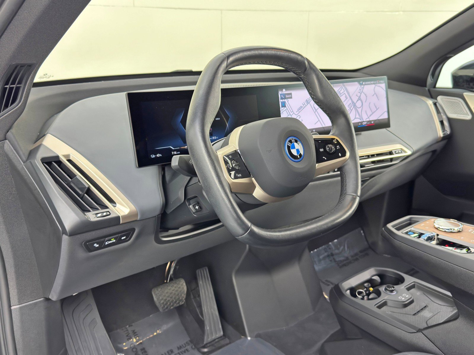 Used 2023 BMW iX M60 w/ Executive Package image 13