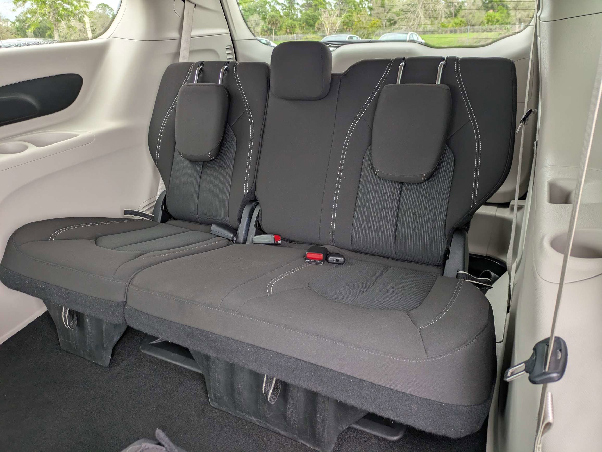 Used 2024 Chrysler Voyager LX FWD image 15