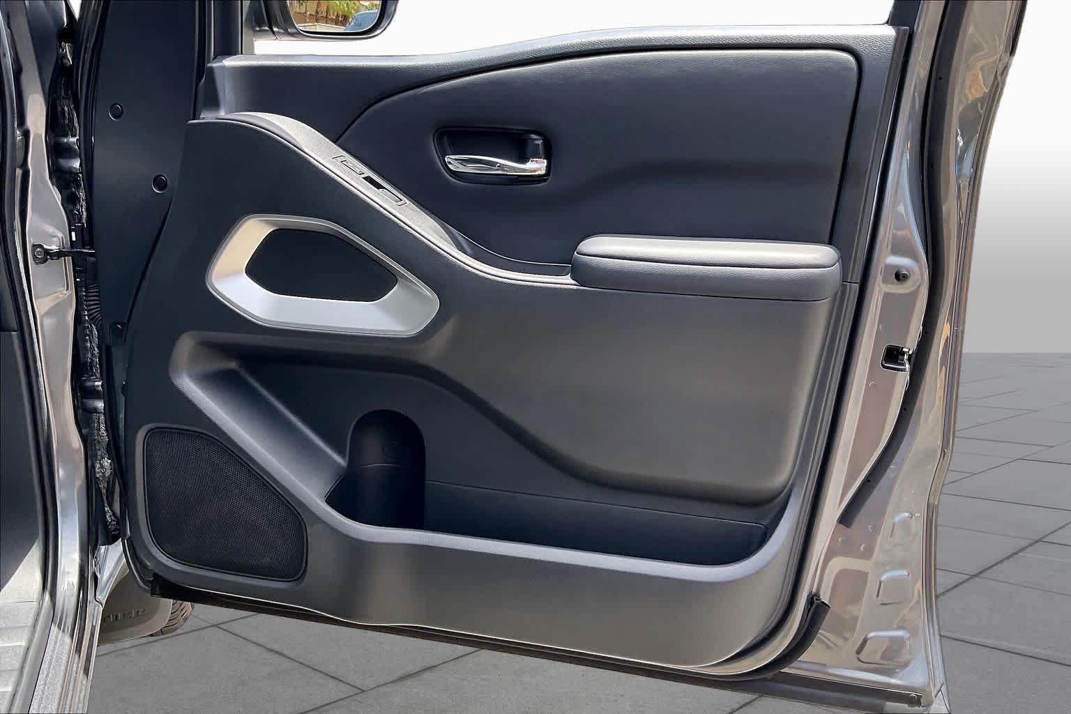Used 2025 Nissan Frontier SV RWD image 23