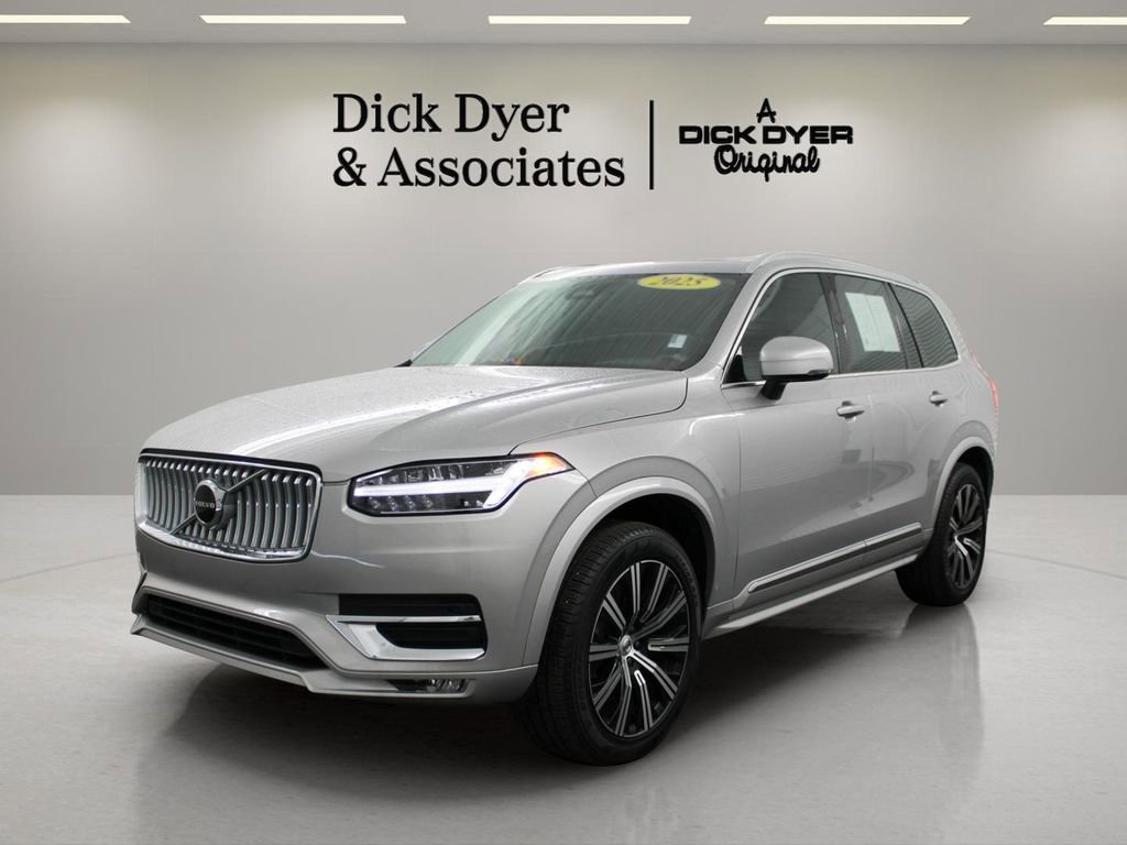 Certified 2025 Volvo XC90 B5 Core image 8