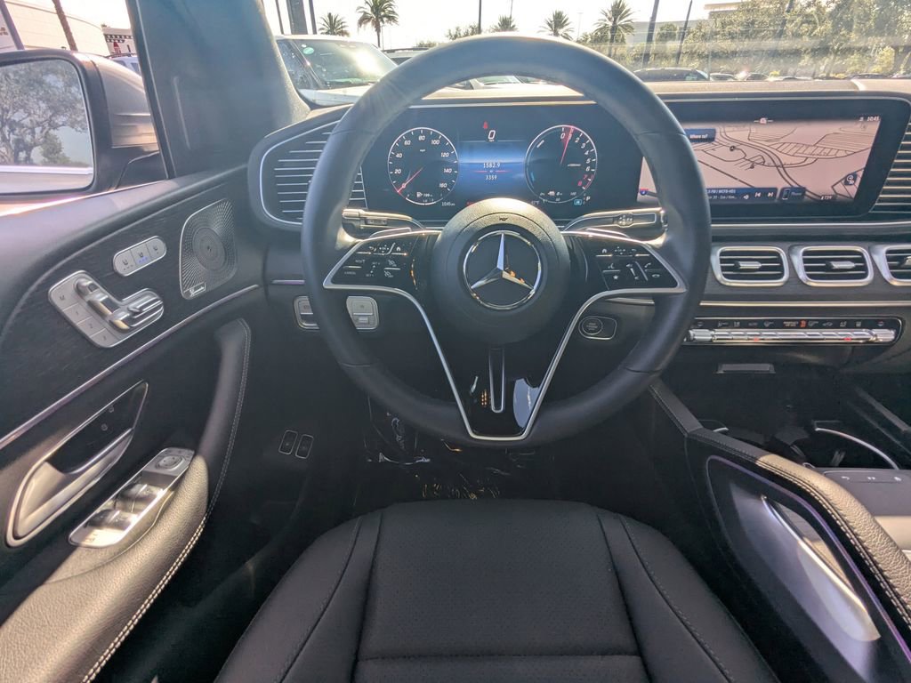 Certified 2025 Mercedes-Benz GLE 450e 4MATIC image 3