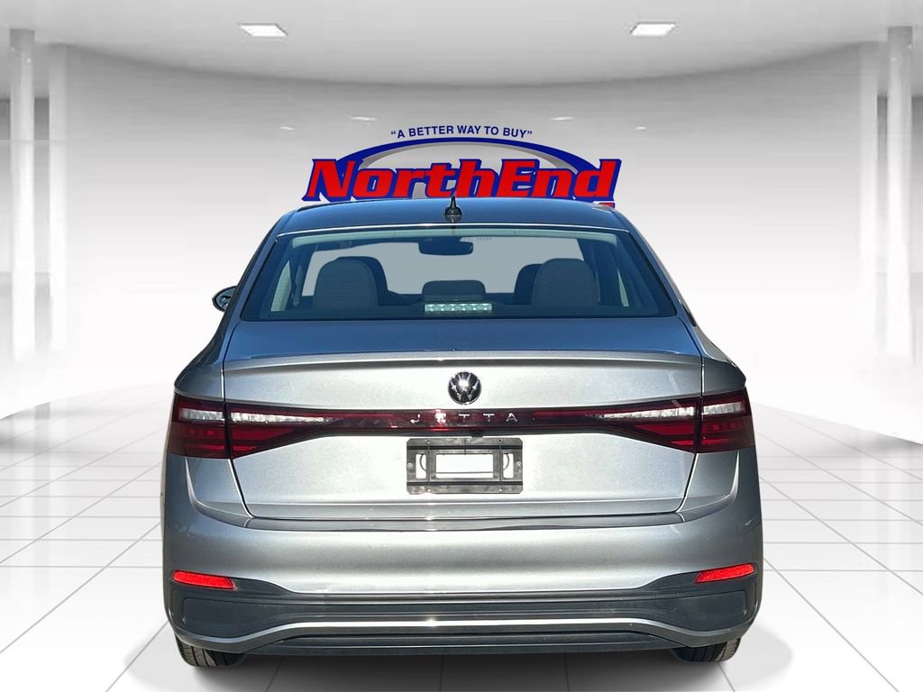 Used 2025 Volkswagen Jetta S image 4