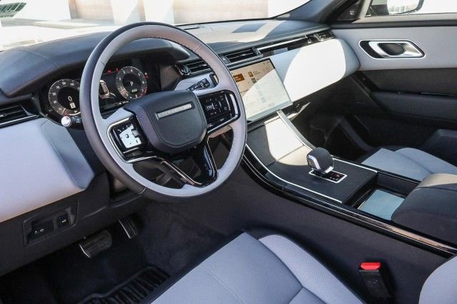 New 2026 Land Rover Range Rover Velar Dynamic SE image 18