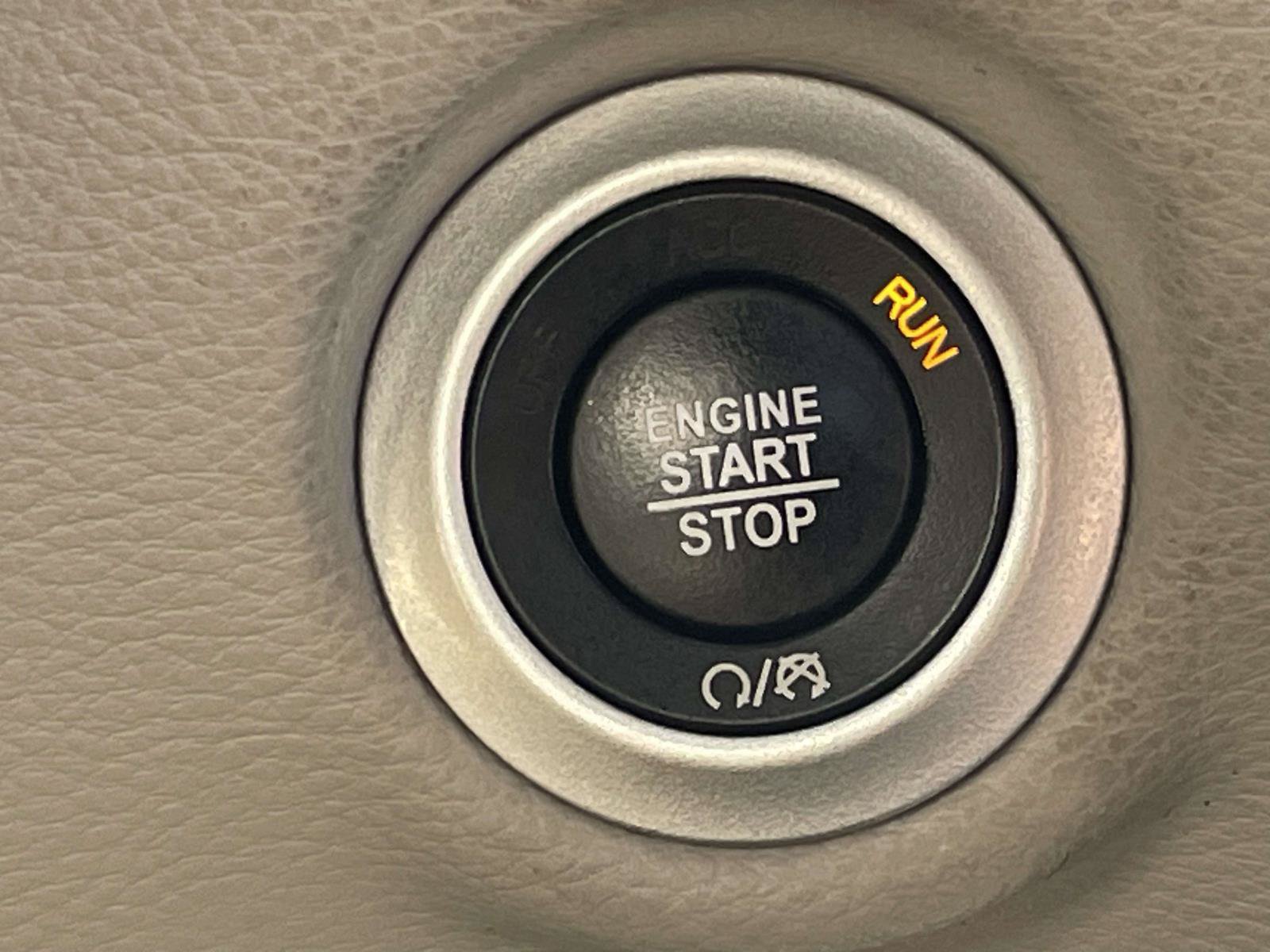 Used 2023 Chrysler Pacifica Touring-L FWD image 26