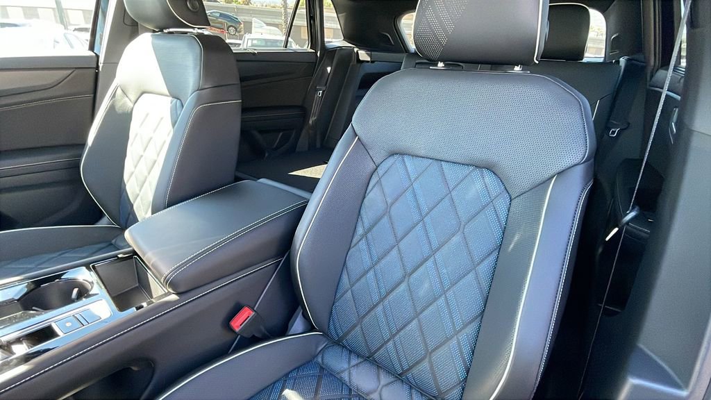 New 2026 Volkswagen Atlas Cross Sport SEL Premium R-Line AWD/4WD image 14