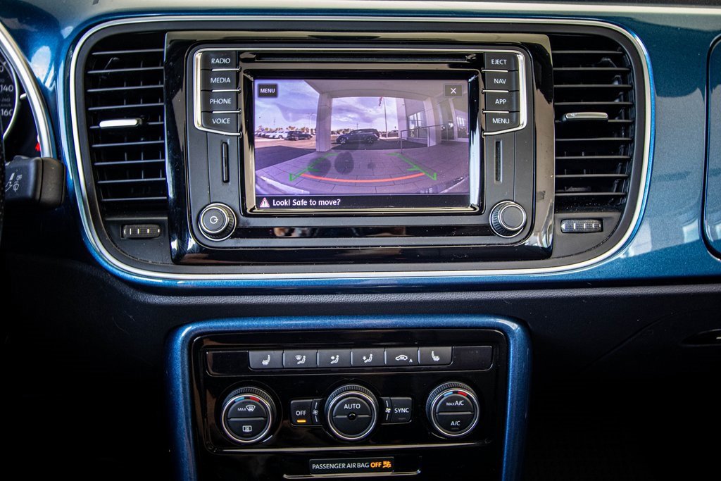 Used 2019 Volkswagen Beetle 2.0T SE image 3