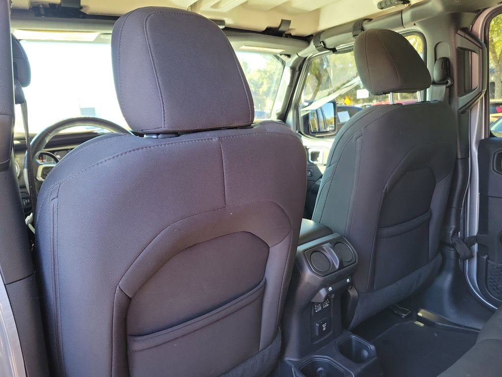 Used 2019 Jeep Wrangler Unlimited Sahara image 17