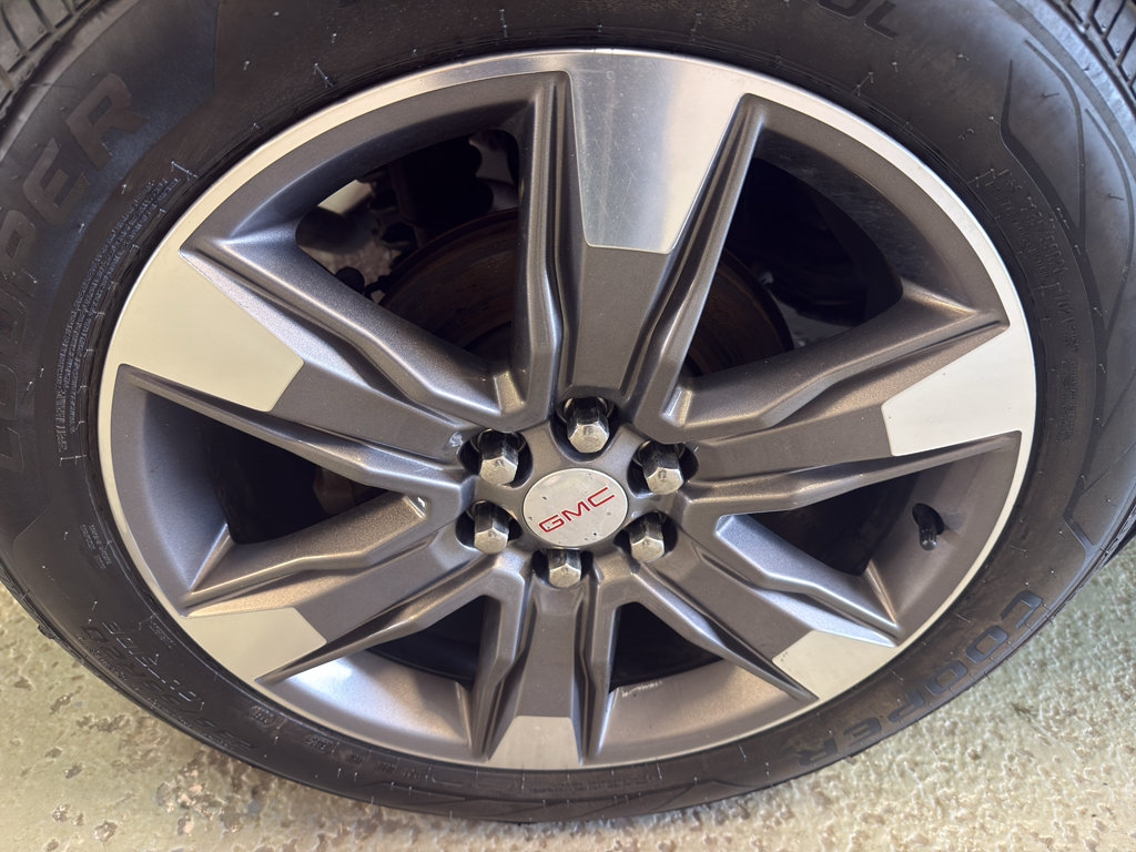 Used 2019 GMC Acadia SLT w/ LPO, Cargo Package AWD/4WD image 38