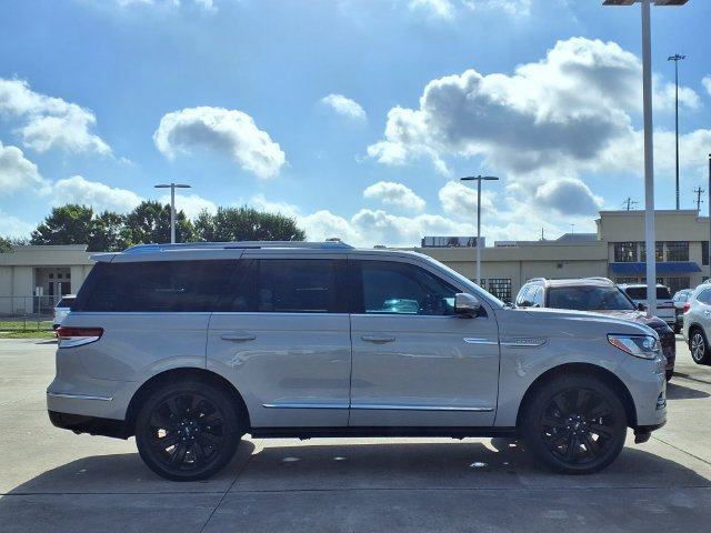 Certified 2022 Lincoln Navigator Reserve AWD/4WD image 21