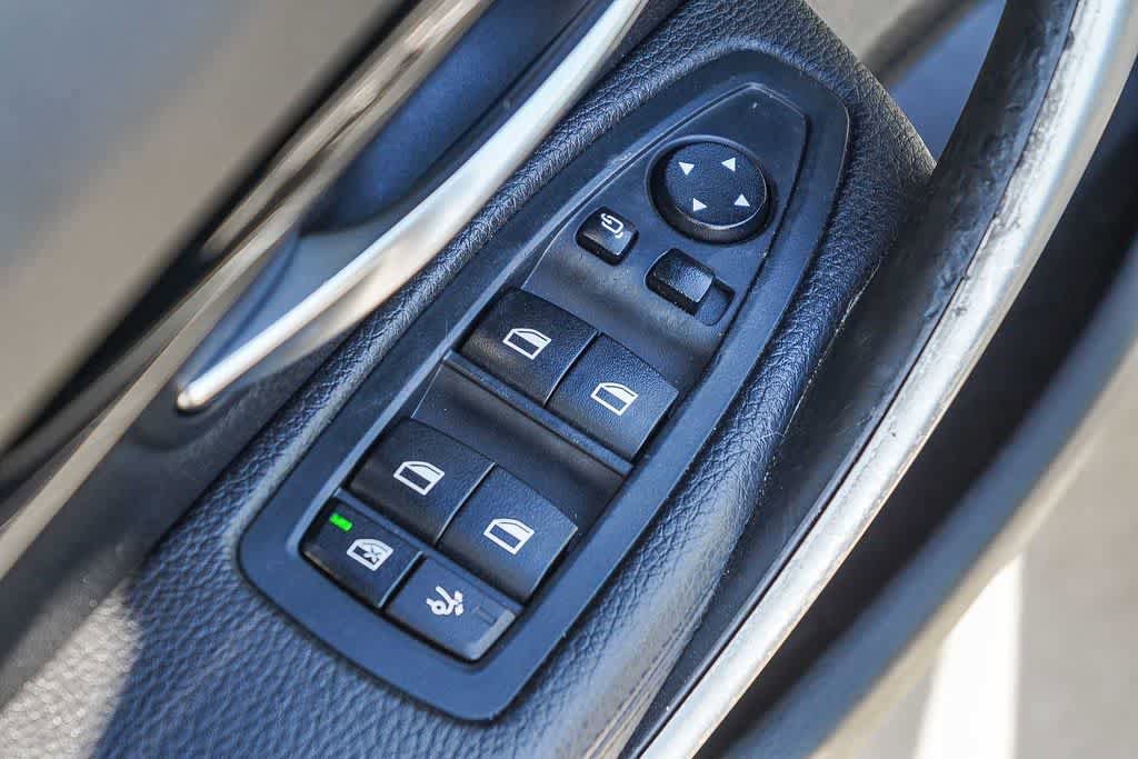 Used 2016 BMW 335i Gran Turismo xDrive image 23
