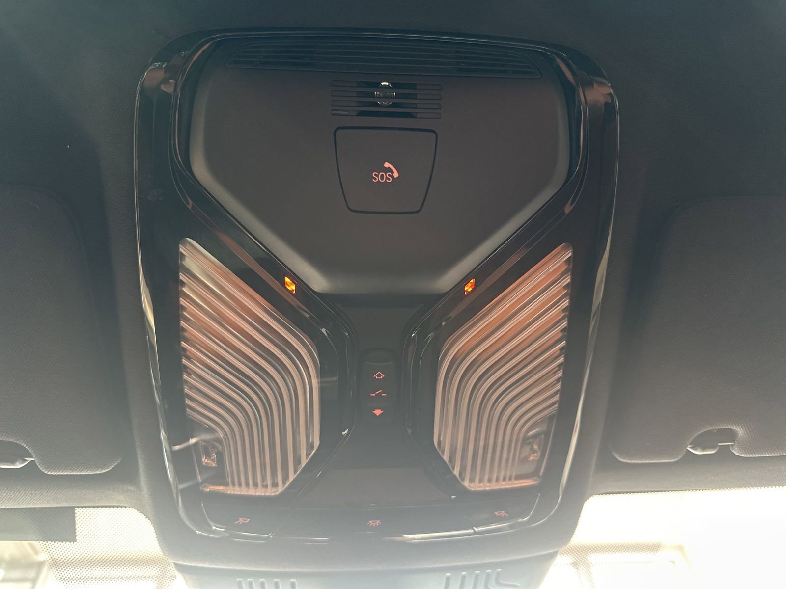 Used 2023 BMW M550i xDrive w/ Dynamic Handling Package image 30