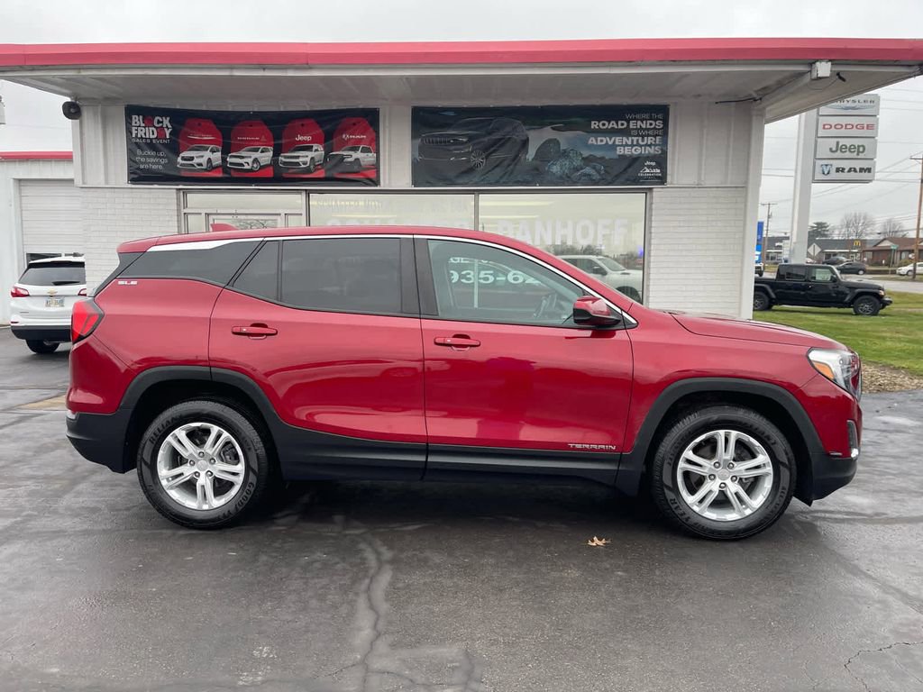Used 2021 GMC Terrain SLE image 2
