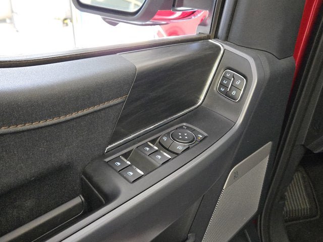 Used 2022 Ford Explorer Platinum w/ Equipment Group 601A AWD/4WD image 21