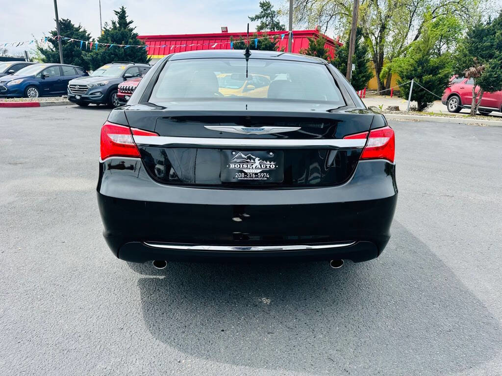 Used 2012 Chrysler 200 Touring FWD image 6