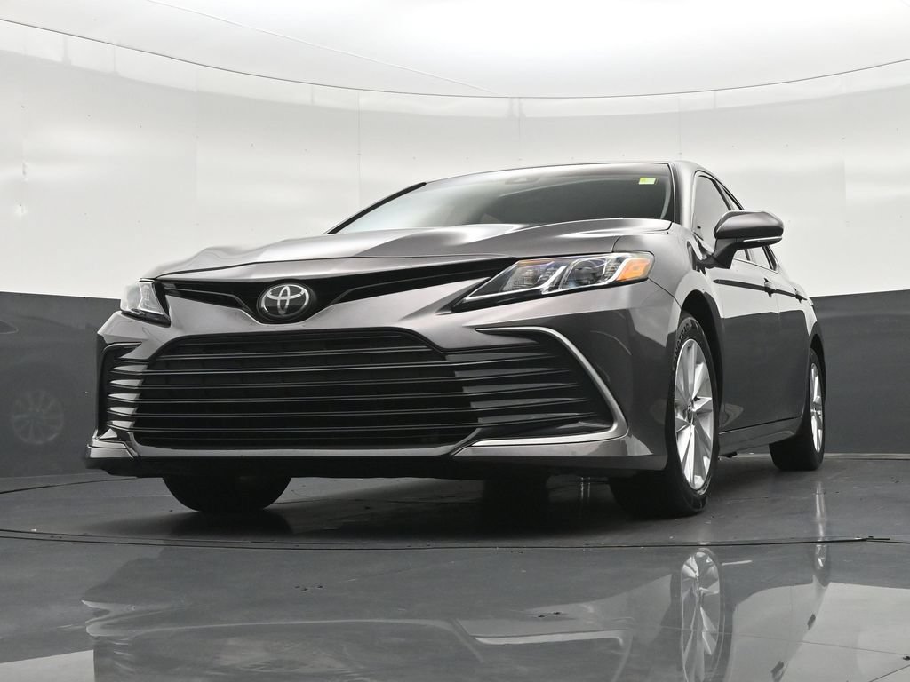 Used 2024 Toyota Camry LE w/ Convenience Package FWD image 31