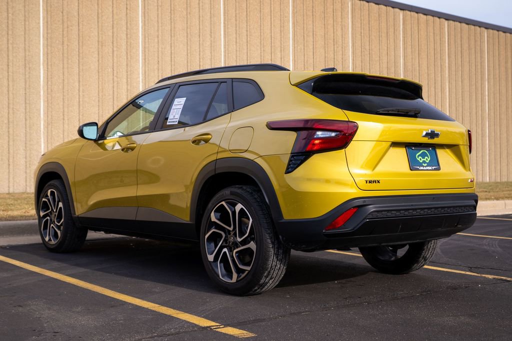 Used 2025 Chevrolet Trax RS w/ Driver Confidence Package image 5